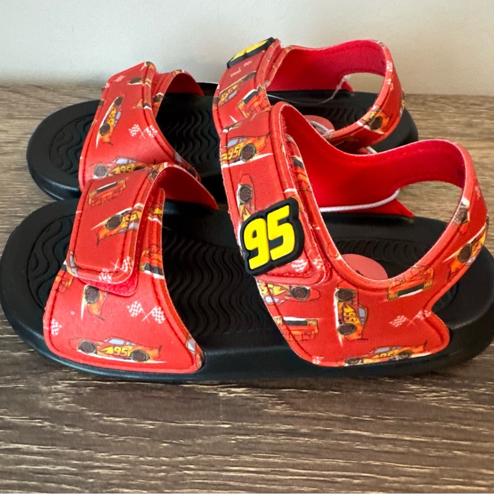 Disney Cars Lightning McQueen Sandals Shoes Size 10 Boys NEW Water Play Kachow - Picture 3 of 7
